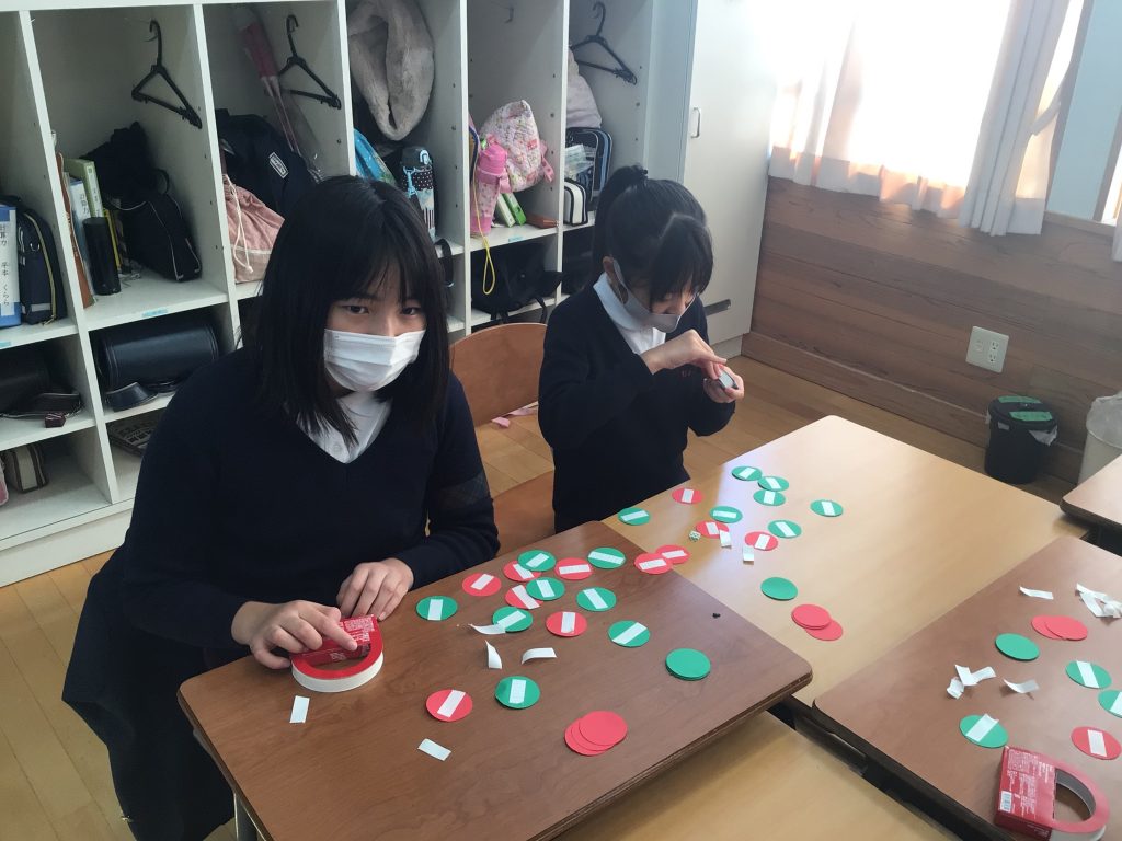 クリスマス献金貯金箱作り ~5年生~