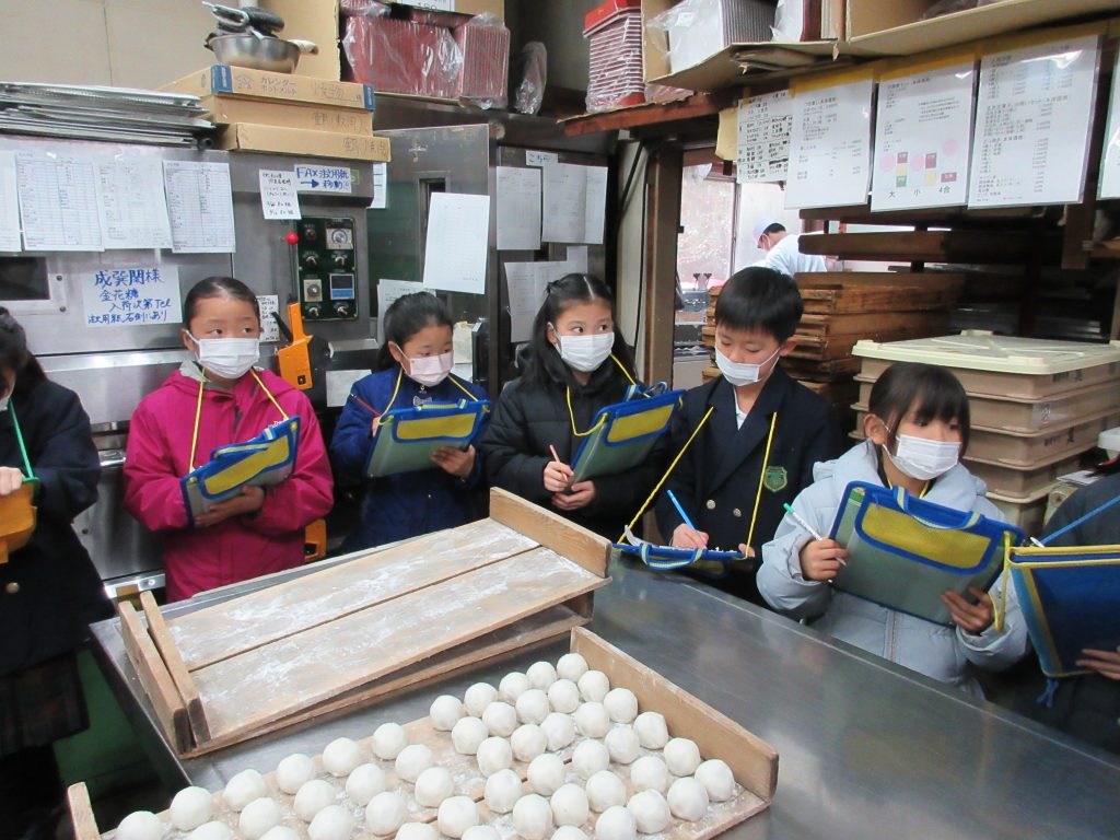 ３年生和菓子工場見学