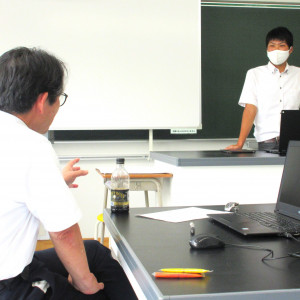 職員研修会―先生たちも勉強中です