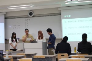 株式会社加賀屋様にご登壇いただきました。（社会学部社会学科2年）